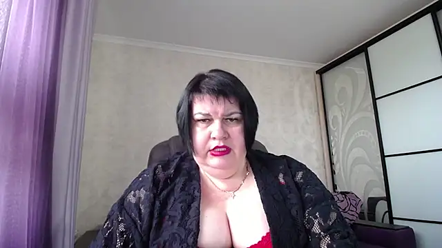 Snapshot of JuicyLady_Di chatting on September 28, 2025, 5:36 am JuicyLady Di online show from September 28, 2025, 5:36 am