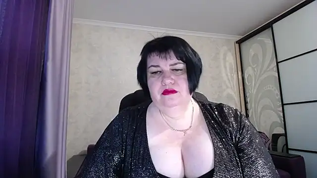 Snapshot of JuicyLady_Di chatting on December 1, 2025, 5:41 am JuicyLady Di online show from December 1, 2025, 5:41 am