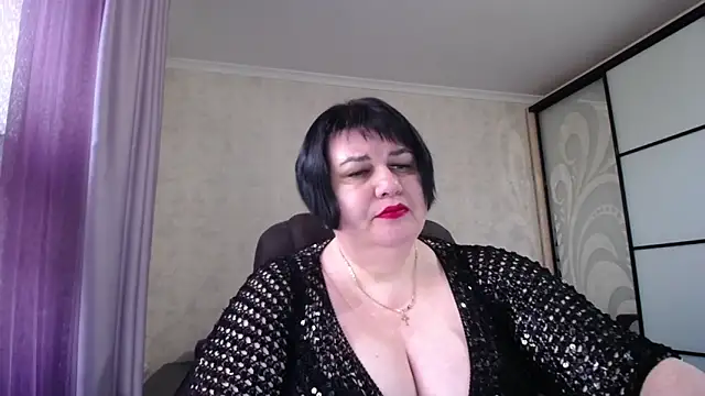 Snapshot of JuicyLady_Di chatting on November 17, 2025, 10:30 am JuicyLady Di online show from November 17, 2025, 10:30 am