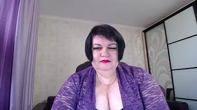 Snapshot of JuicyLady_Di chatting on November 2, 2025, 5:45 am JuicyLady Di online show from November 2, 2025, 5:45 am