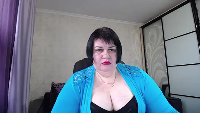 Snapshot of JuicyLady_Di chatting on November 11, 2025, 9:59 am JuicyLady Di online show from November 11, 2025, 9:59 am