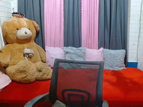 Snapshot of xxSexyBitch69xx chatting on November 6, 2025, 9:24 am xxSexyBitch69xx online show from November 6, 2025, 9:24 am