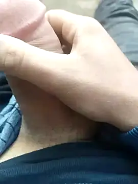 Snapshot of K-27 chatting on November 19, 2025, 3:45 pm K-27 online show from November 19, 2025, 3:45 pm