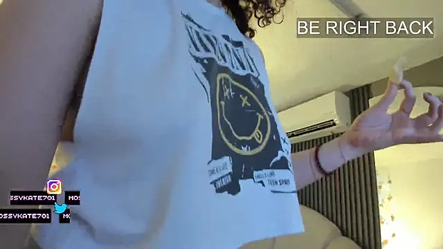 Snapshot of Katemoss70 chatting on November 16, 2025, 12:32 pm Katemoss70 online show from November 16, 2025, 12:32 pm