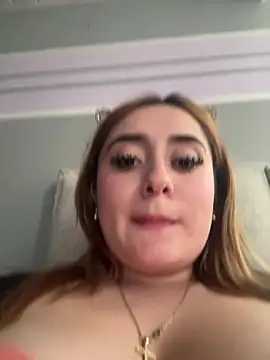 Snapshot of Sam_Thompsoon_ chatting on February 3, 2025, 9:18 pm Sam Thompsoon online show from February 3, 2025, 9:18 pm