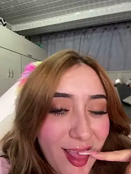 Snapshot of Sam_Thompsoon_ chatting on March 6, 2025, 5:35 am Sam Thompsoon online show from March 6, 2025, 5:35 am