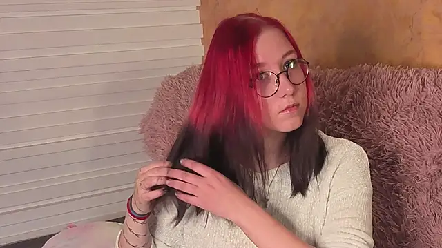 KarenHaan online show from November 5, 2025, 6:05 am