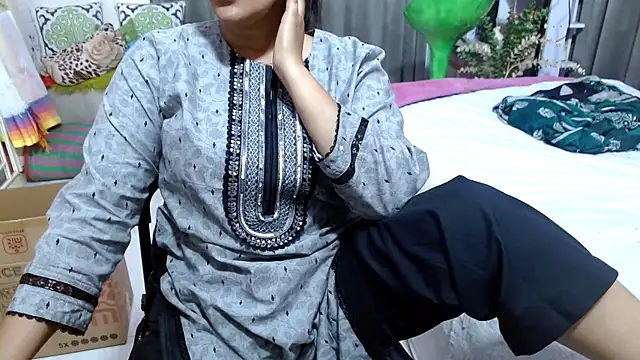 Snapshot of Lovelywife786 chatting on February 19, 2025, 1:28 pm Lovelywife786 online show from February 19, 2025, 1:28 pm