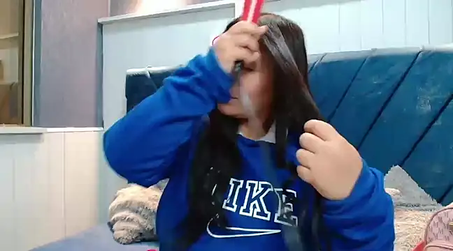 EmilyQueen3x online show from March 21, 2025, 12:50 pm