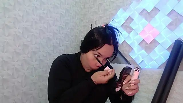 EmilyQueen3x online show from October 15, 2025, 1:30 pm