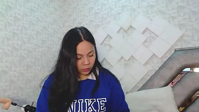 EmilyQueen3x online show from September 18, 2025, 12:52 pm