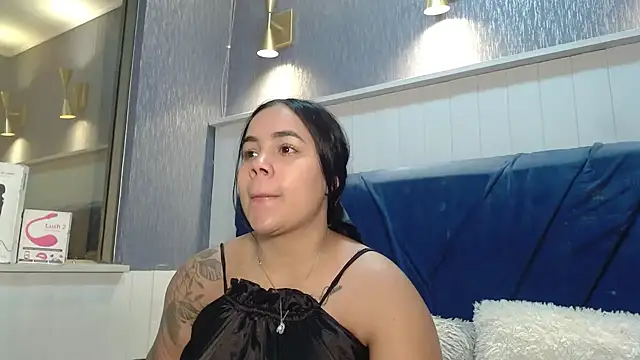 Snapshot of EmilyQueen3x chatting on January 16, 2026, 12:20 pm EmilyQueen3x online show from January 16, 2026, 12:20 pm