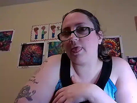 Snapshot of newfieocean chatting on June 4, 2026, 3:06 pm newfieocean online show from June 4, 2026, 3:06 pm