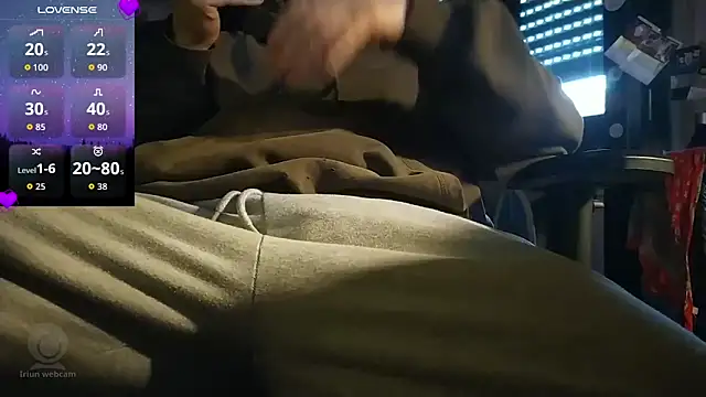 Snapshot of Purple_Flamingo chatting on November 25, 2025, 3:01 pm Purple Flamingo online show from November 25, 2025, 3:01 pm