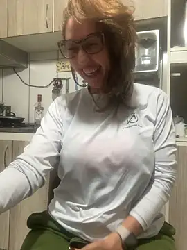 Snapshot of RAIRAsexy chatting on November 12, 2025, 1:10 am RAIRAsexy online show from November 12, 2025, 1:10 am