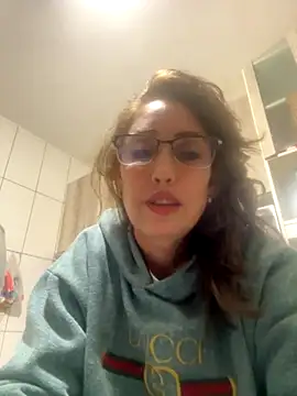 Snapshot of RAIRAsexy chatting on October 29, 2025, 10:52 pm RAIRAsexy online show from October 29, 2025, 10:52 pm