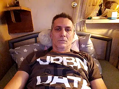 Snapshot of Lajost@xh chatting on March 4, 2026, 8:55 am Lajostxh online show from March 4, 2026, 8:55 am