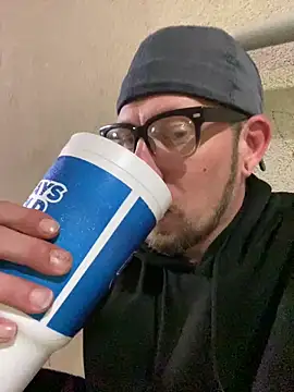 Snapshot of Tomas_Zaddy chatting on December 17, 2024, 10:55 am Tomas Zaddy online show from December 17, 2024, 10:55 am