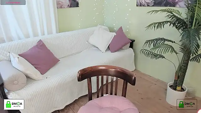 Queenymel online show from February 22, 2026, 11:01 am