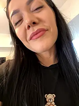 Snapshot of denise_k chatting on November 1, 2025, 12:10 pm denise k online show from November 1, 2025, 12:10 pm