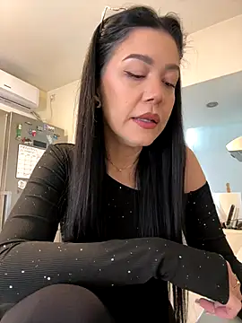 Snapshot of denise_k chatting on October 26, 2025, 12:38 pm denise k online show from October 26, 2025, 12:38 pm