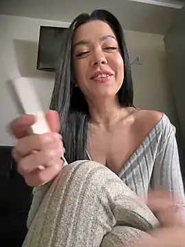 Snapshot of denise_k chatting on December 9, 2024, 12:19 pm denise k online show from December 9, 2024, 12:19 pm