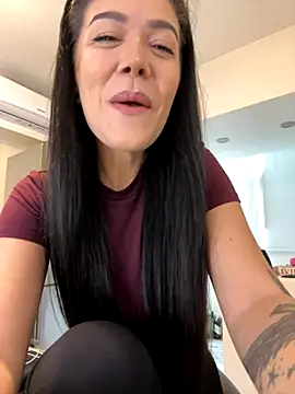 Snapshot of denise_k chatting on October 6, 2025, 11:55 am denise k online show from October 6, 2025, 11:55 am