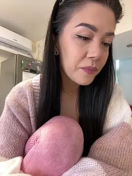 Snapshot of denise_k chatting on October 7, 2025, 11:44 am denise k online show from October 7, 2025, 11:44 am