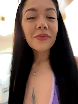 Snapshot of denise_k chatting on October 30, 2025, 11:41 am denise k online show from October 30, 2025, 11:41 am