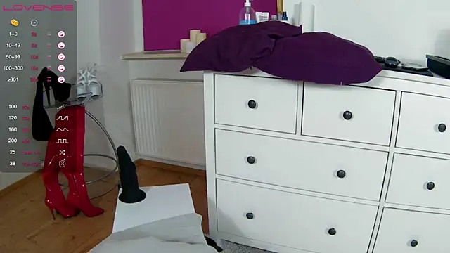 Latina daily online show from November 13, 2025, 1:15 pm