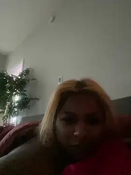 BigFineSelena online show from February 14, 2025, 8:37 pm