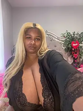 BigFineSelena online show from February 6, 2025, 2:58 pm