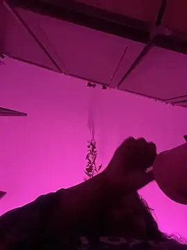 BigFineSelena online show from February 18, 2026, 9:39 am