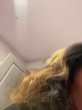 BigFineSelena online show from March 17, 2026, 10:07 am