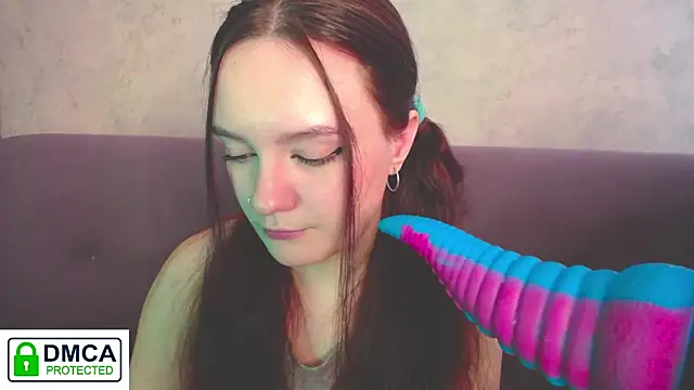 Alyssa   Scarlet online show from December 17, 2025, 7:13 am