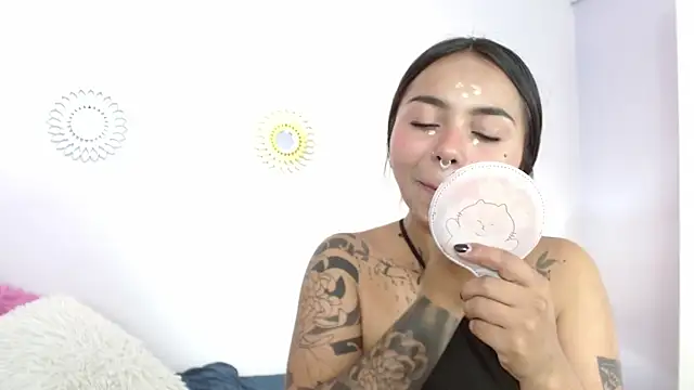 Snapshot of miss_soffi_ chatting on December 3, 2025, 5:34 pm miss soffi online show from December 3, 2025, 5:34 pm