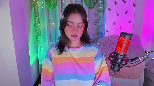 Aquamarinebubble online show from April 6, 2026, 3:13 am