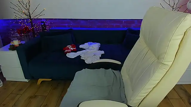 Kamilla Hot online show from December 23, 2025, 6:34 am