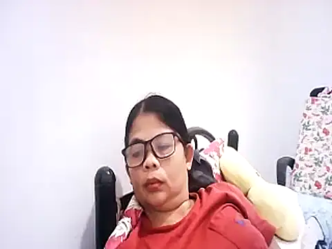 Snapshot of pinay_milfxx chatting on November 5, 2025, 10:57 pm pinay milfxx online show from November 5, 2025, 10:57 pm