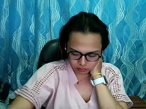 Your PrettyGirlxxx online show from September 18, 2025, 6:05 am