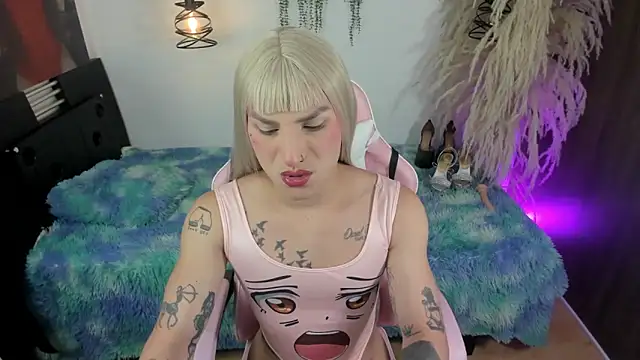 queenramoona-hot online show from June 3, 2026, 11:53 pm