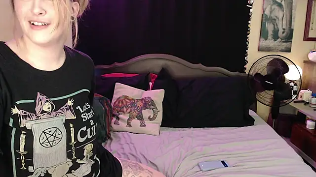 Mallorykoxx69 online show from January 6, 2025, 6:10 pm