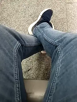 witchhunter1 online show from March 8, 2025, 9:28 am