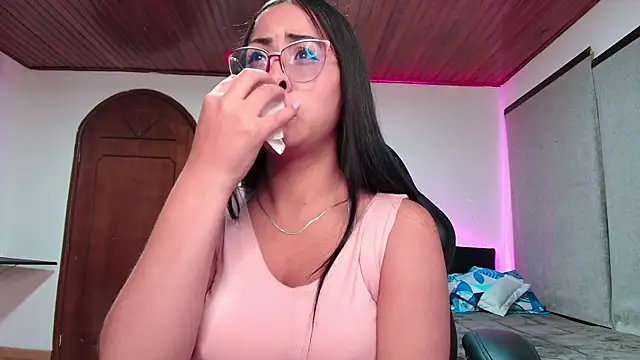 Snapshot of yesie_hot chatting on March 10, 2025, 5:43 am yesie hot online show from March 10, 2025, 5:43 am