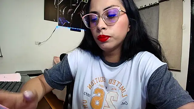 Snapshot of yesie_hot chatting on June 12, 2026, 1:25 am yesie hot online show from June 12, 2026, 1:25 am