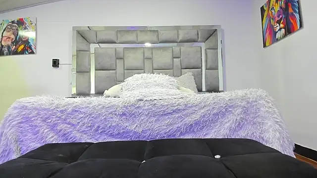 Candy And Andy  online show from October 25, 2025, 12:32 am