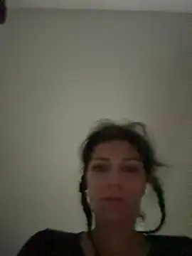 Anna Lewis online show from July 10, 2026, 7:41 am