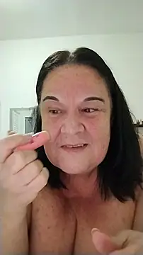 Snapshot of Yaya_Mineira chatting on June 27, 2026, 12:49 am Yaya Mineira online show from June 27, 2026, 12:49 am