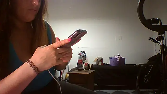 Snapshot of La_pauli_latina chatting on December 6, 2024, 7:04 am La pauli latina online show from December 6, 2024, 7:04 am