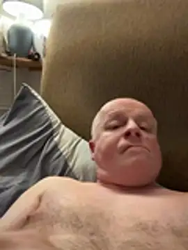 Snapshot of locallad88 chatting on February 18, 2026, 5:42 pm locallad88 online show from February 18, 2026, 5:42 pm